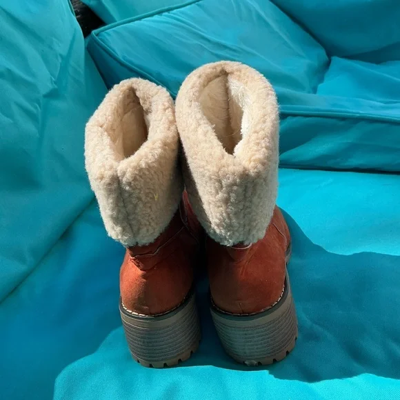 Reposhing - Picture 3 of 4